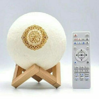 Ночная лампа "Луна", читающая Коран