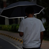 Зонт c фонариком Xiaomi KongGu Reverse Ten Bone Automatic Lighting Umbrella Black