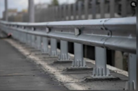 Мостовые дорожные ограждения, односторонние одноярусные