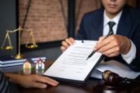 Normativ-huquqiy hujjatlarni ishlab chiqish-DE-YURE DE-FAKTO