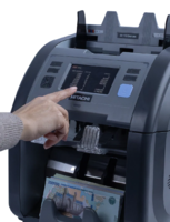 HITACHI 110: Счетчик-Сортировщик Банкнот