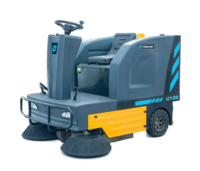 Подметальная машина для уборки больших общественных площадей Clemar U135